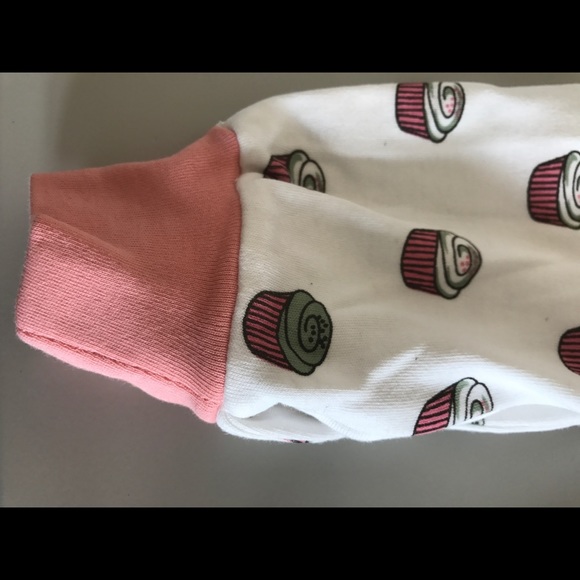 EUC L'oved Baby cupcake Hooded Romper 18-24 - Picture 7 of 8